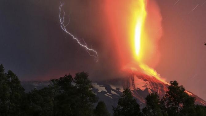 ϲά￨ɽVolcano Villarricaڵʱ3賿ʼ