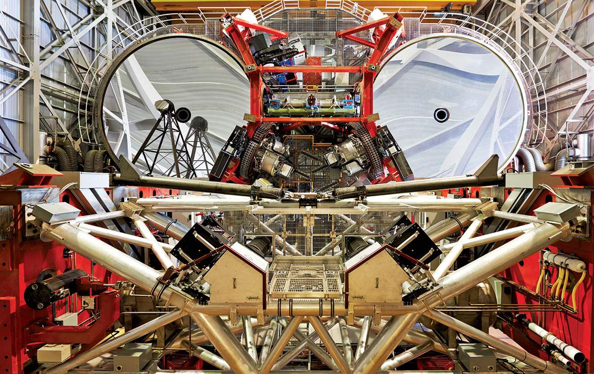 美国亚利桑那州格雷厄姆山山顶大双筒望远镜(LBT)升级完成