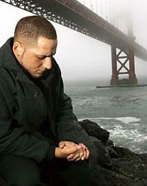 海因斯打开心扉,忆述跳桥不死经历。