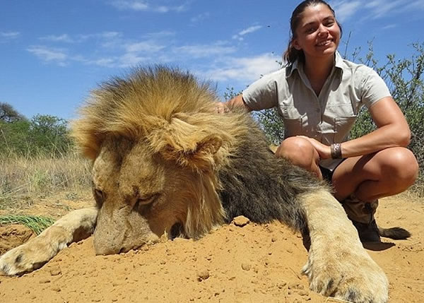 即便是万兽之王,也命丧菲亚洛娃之手。