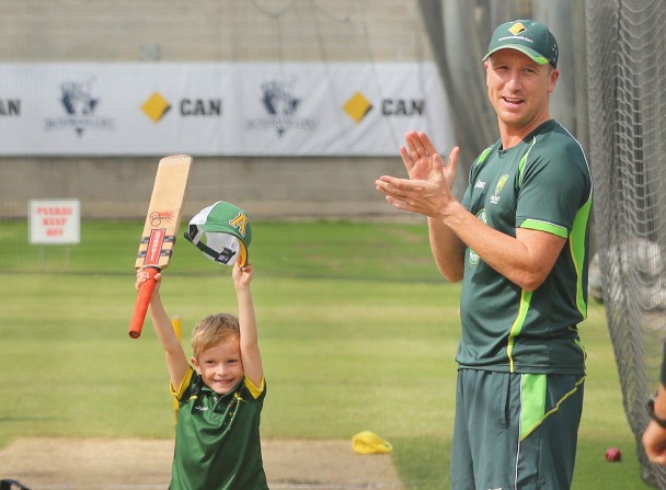 恰当地赞美孩子,有助子女健康成长。
