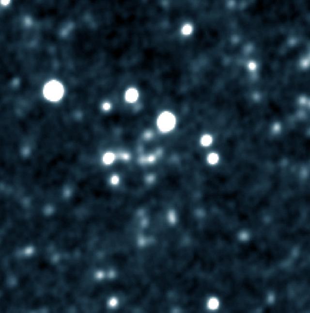 新发现的星团位于银河系盘面1.6万光年之外,科学家认为其形成原因可能是超新星爆发所致