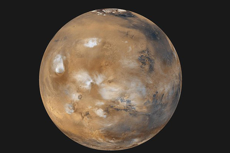 南昆士兰大学的天文学家霍纳博士认为火星文明被摧毁的观点比较有趣,图中的物体确实有些像蘑菇云,但这是光学错觉引发的误判,在角度合适的情况下,许多物体都可以被联想成