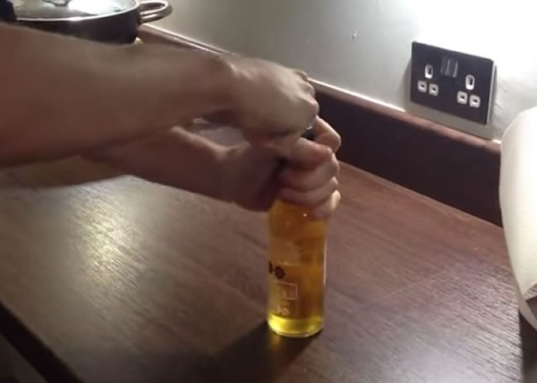 Ħ����ֽ�ŵļ��λ�ã�����ѹ��ơ�Ƹǵı�Ե��