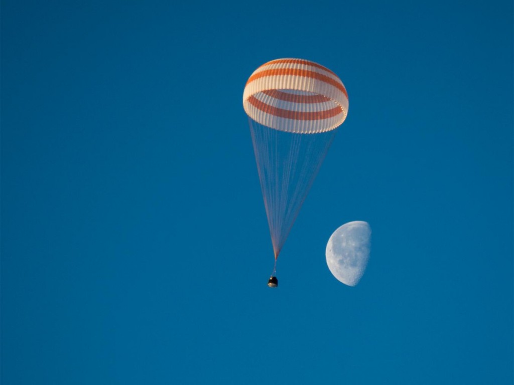 Ʈ�����������糿�����˺�̫�մ��ڹ����˽ӽ�����ʱ���������ڿ��С�