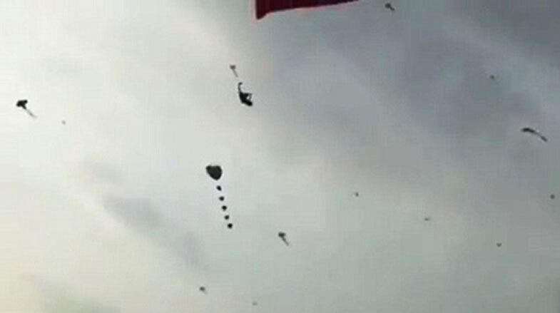 范明达被巨大风筝带上高空。