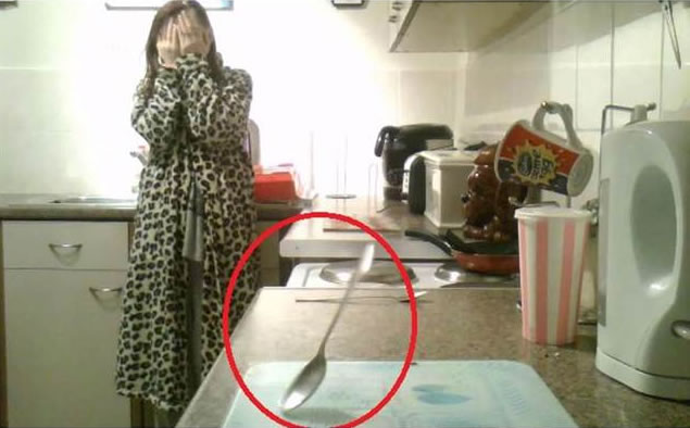 女子不断遭受灵异事件干扰 怀疑是死去弟弟所为