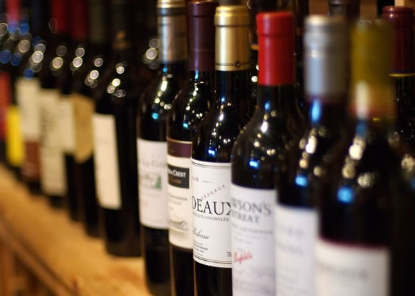 美国有民众入禀,控告24间加州酒商误导民众。