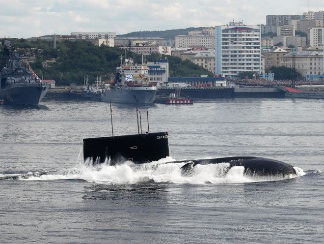 苏格兰渔船怀疑网到像图中的俄罗斯潜艇