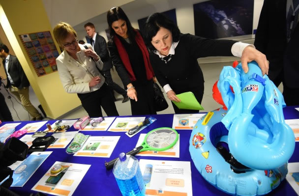 �����޹ۿ��ڼ��߻�չʾ��Σ�ղ�Ʒ