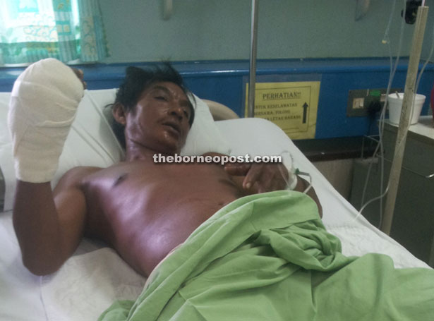 ��������һ�������ںӱ�ϴ��ʱͻȻ�����㹥��