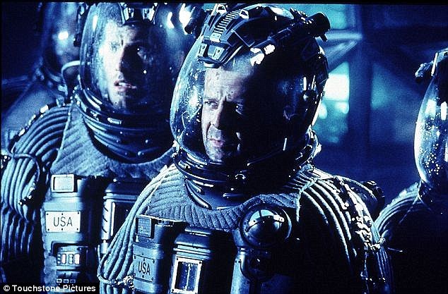 1998ƻôƬ١գɲ³˹-˹ݡƬУһűƽСǲԱʯ꾮ˡС궴ú˵