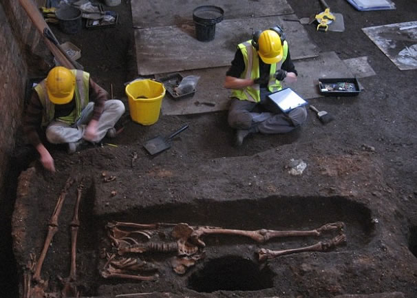 骸骨相信来自中世纪的圣约翰福音医院