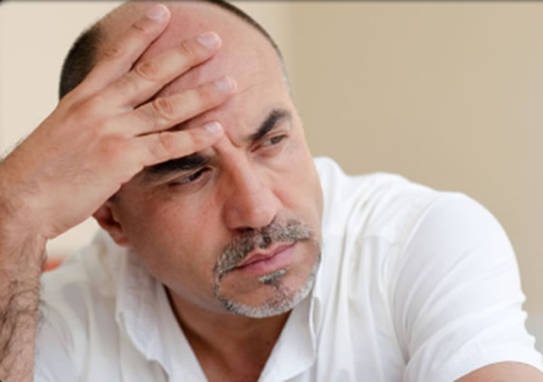 脱发是男人之苦,服食脱发药“非那雄胺”更恐带来阳萎副作用。