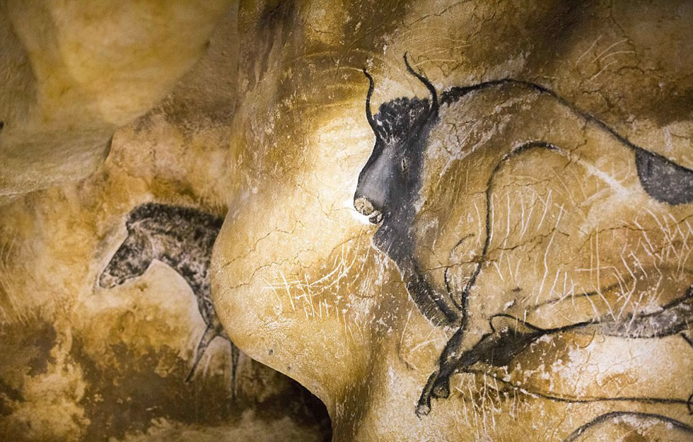 人工复制洞穴被称为“阿尔克桥洞穴”,这里有1000幅精心复制的史前洞穴壁画。