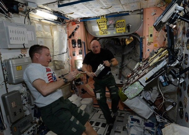 ̫������̫�ղ��ڴ���΢����״̬��