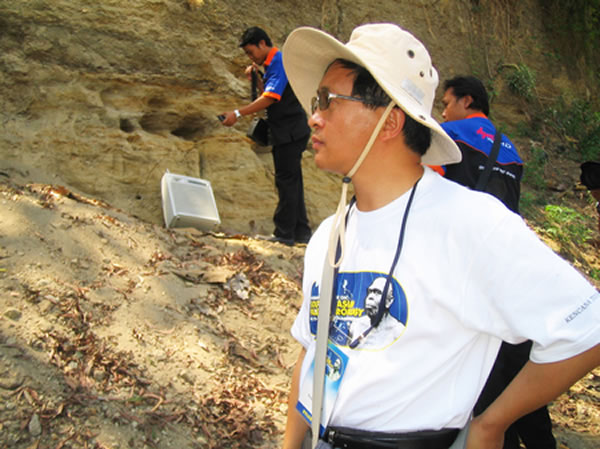 高星2007年在印尼爪哇人遗址考察