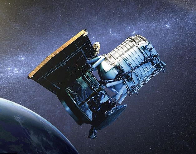 美国太空总署的广域红外线巡天探测卫星(WISE)(构思图)和在夏威夷毛伊岛的全景巡天望远镜(PS1)共同观测到“超级空洞”的存在。