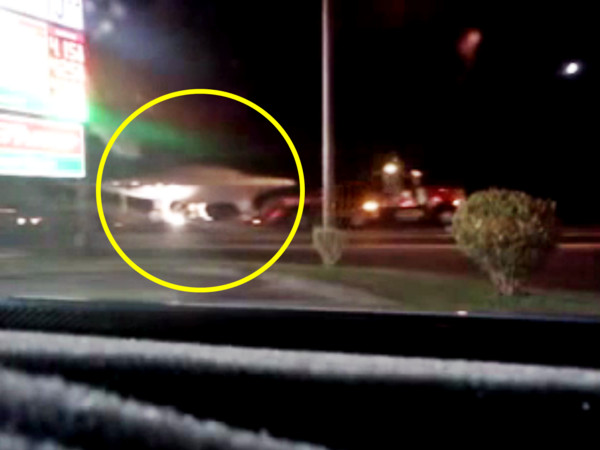 神秘51区,民众捕捉到卡车载「UFO」穿越沙漠?