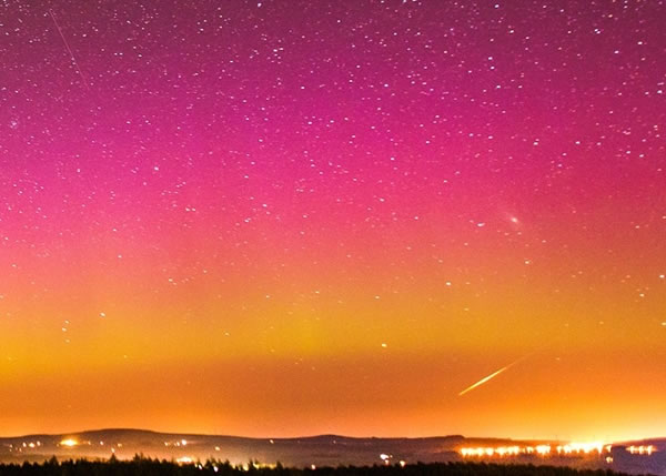 �������������ڱ����ǹ��׺�£������Ե��������ء�