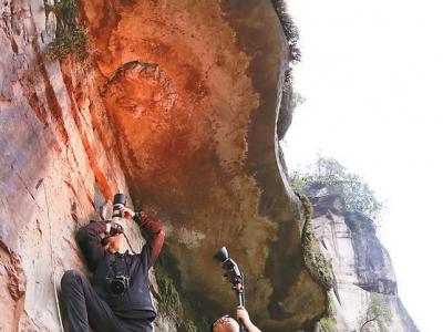 美国新墨西哥州沙漠出现超巨型大漠水母? - 