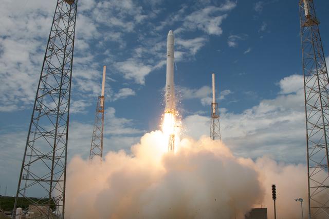 SpaceX��˾����ӥ9�Ż����ȫ���������������죬Ŀǰ����ʹ�õİ�����˹V�ͻ��������Ϊ����˹����