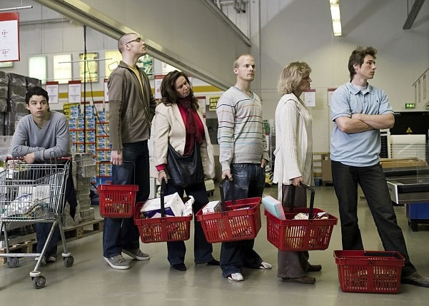 �����߿������ϳ���һ���˻���⵽�����߶����Ŷӡ�