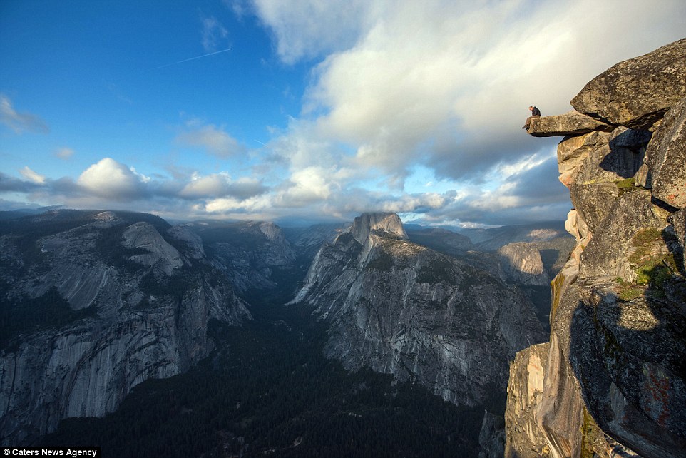 “冰川点”的景色十分迷人,人们可以看到对面山脉的景色。