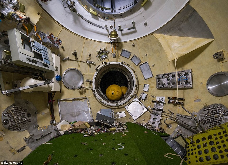 俄罗斯废弃航天飞机机库曝光 见证冷战美苏争霸