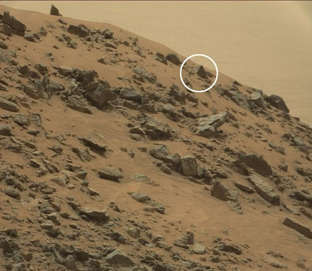 ����������λ��������ʯ֮��