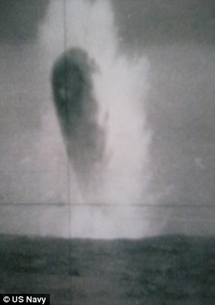 美军潜艇“海参号”(USS Trepang SSN 674)摄于1971年的UFO照片在网上惹热议