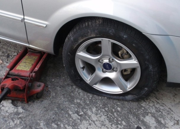 ��̥����������ټ�ʻ��ʿ�൱����