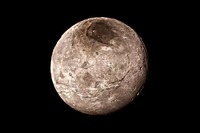 7月14日“新视野”号拍摄的冥卫星一卡戎