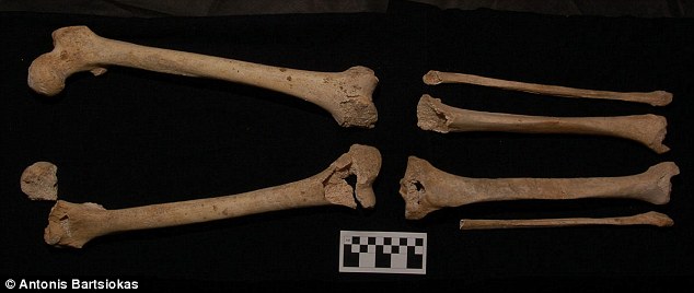 关于马其顿菲利普二世墓的新见解