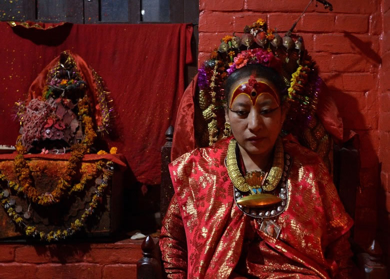 �ͼ������Ϊӡ�Ƚ̻�Ů��