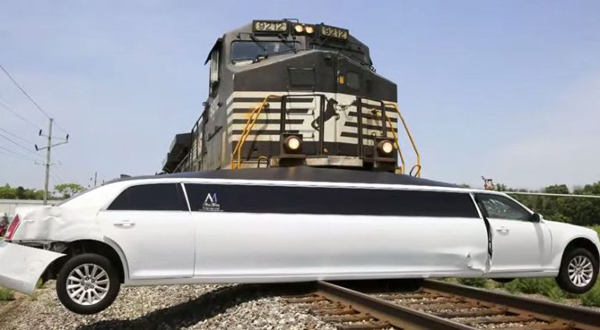 ����ӡ�ڰ����ݼӳ�������������ê����ײ��