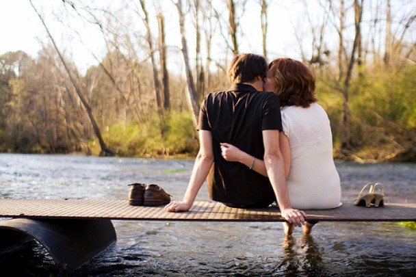 ����ָ�����������ϵ�Ů��ƫ����̤����һ����ʶ���ԡ�