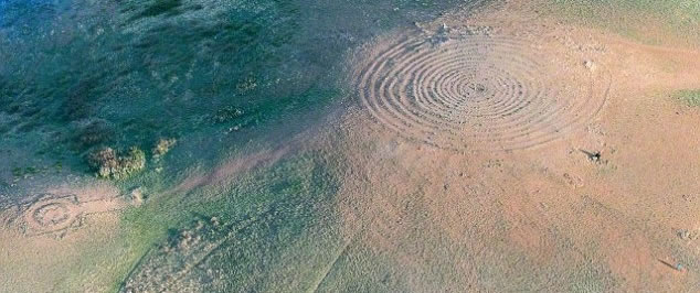 阿尔卡伊姆遗迹(图)有“俄罗斯的巨石阵”之称。