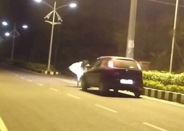 ������Ϊ���ײ�����ݳ�ֱײ��ǰ��