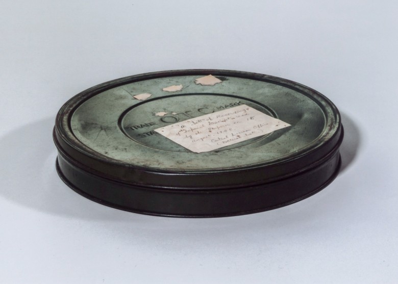 玉音放送被收录在原版唱片内,并小心保存。