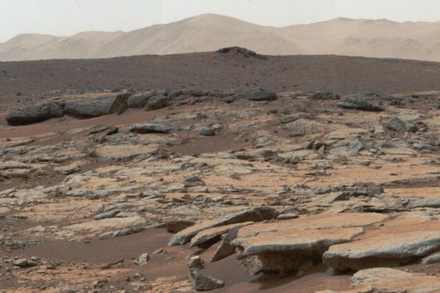 美国华盛顿大学的科学家德克认为,火星生命化石可能存在于沉积物下方