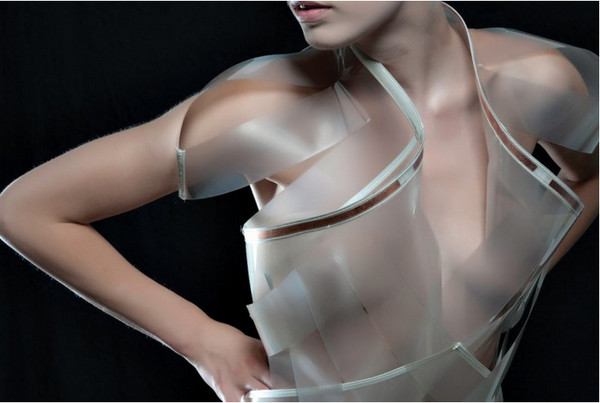 现实版“皇帝的新装”Intimacy:一说谎衣服就会变透明