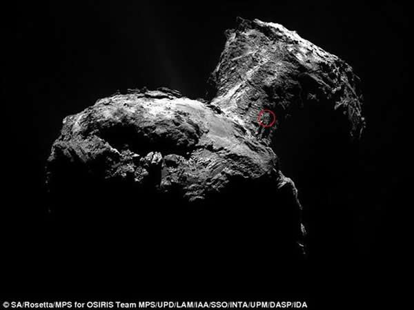 这张照片由OSIRIS窄角相机拍摄于2015年4月12日。展示的是此次在7月29日当天发生喷发的区域位置