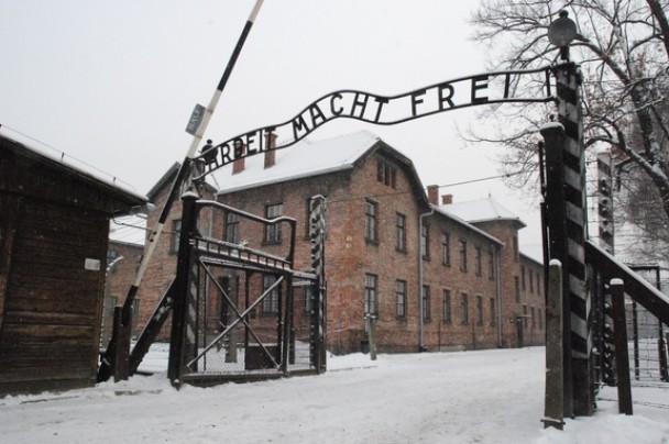 奥斯威辛集中营(图)曾有守卫员跟女囚犯发生恋爱。