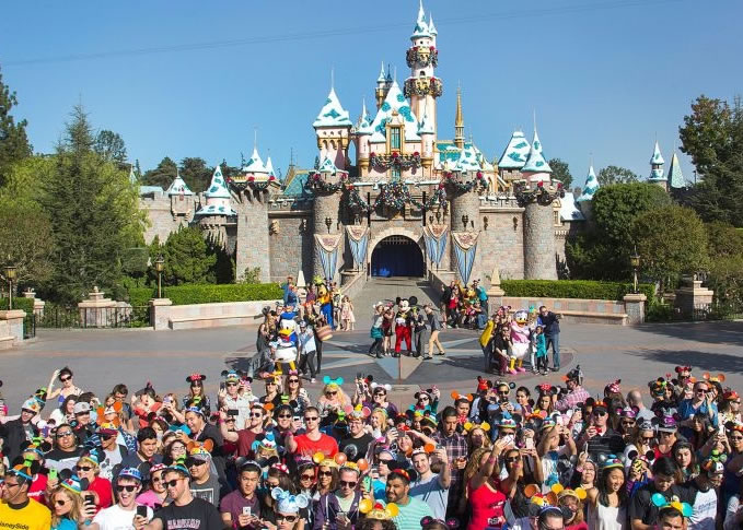 ���ݵ�ʿ����԰ÿ�����������ο͵���