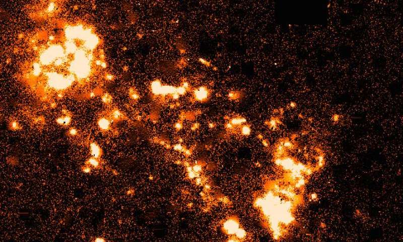 香港大学发现史上最接近地球的星系撞击