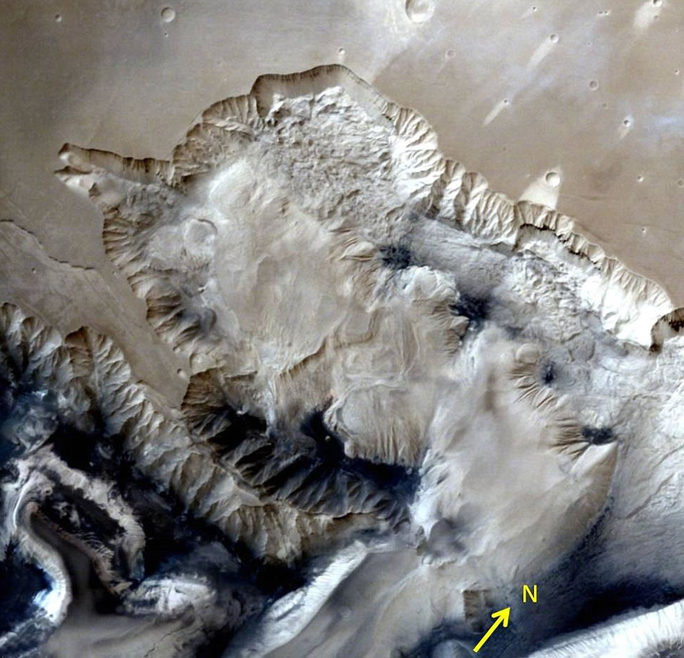 此照片拍摄于距火星地表1857公里的高空