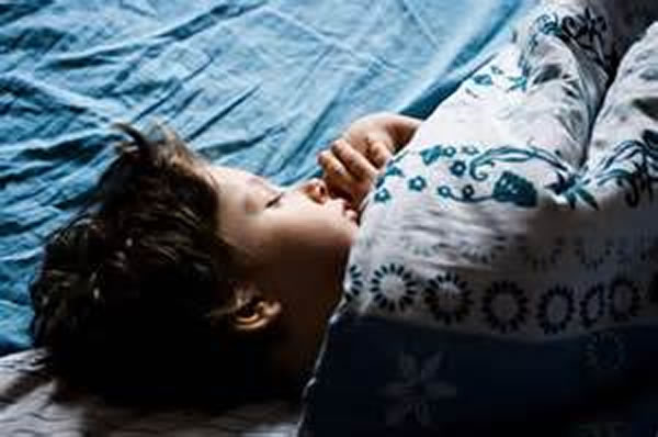 ˯�߲���Ķ�ͯ���׷��� ԭ����˯�߲�������Զ���