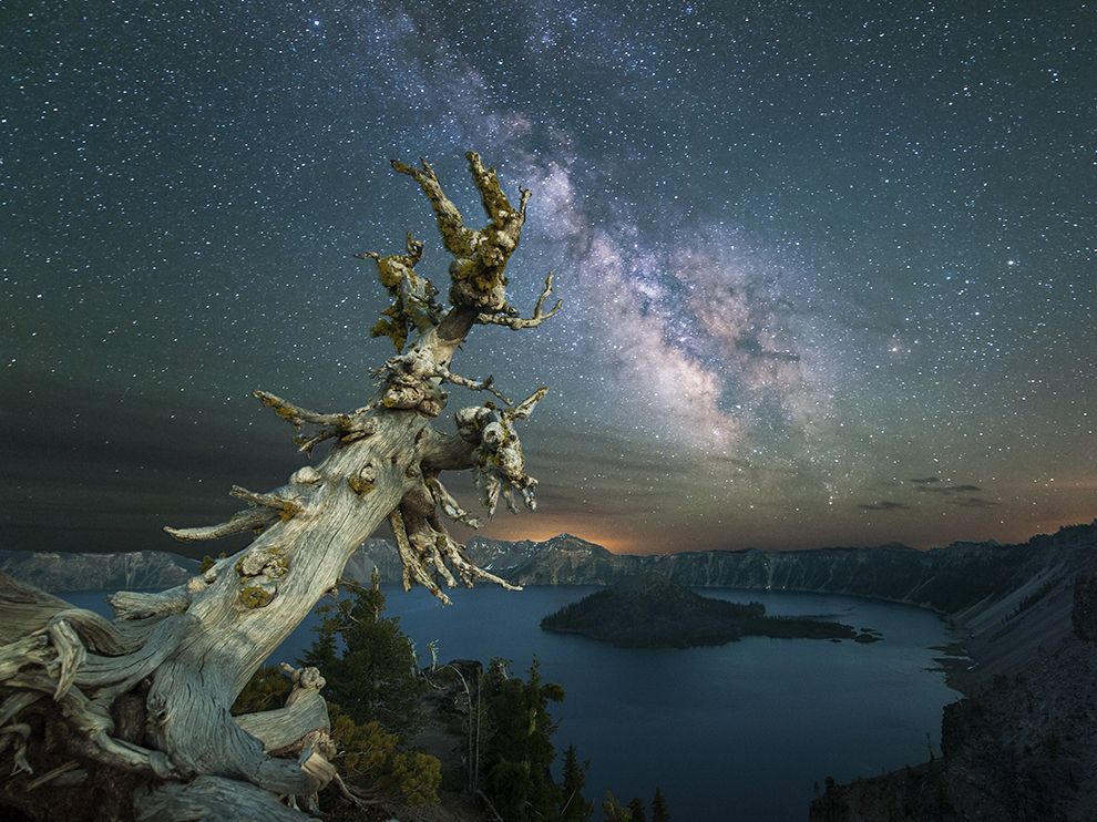 美国俄勒冈州火口湖的璀璨银河