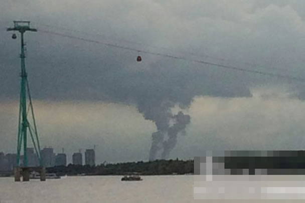 对于该现象是否为双水龙卷,当地气象台职员表示仍有待考证。